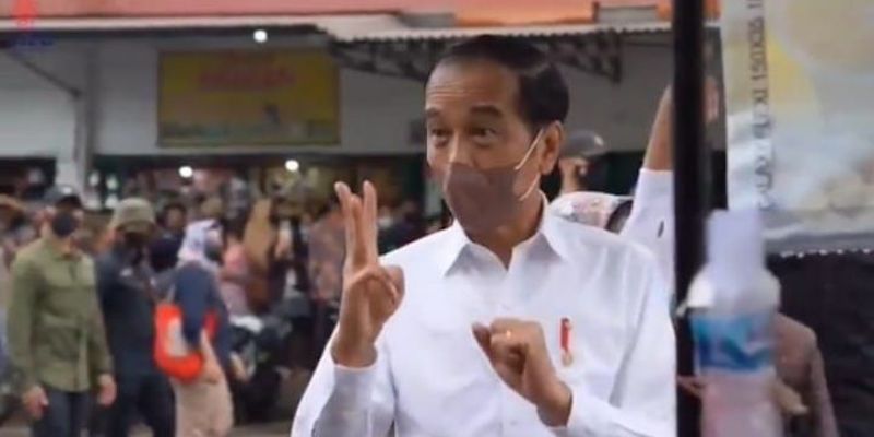 Mujahid 212 Ungkap Tanda-tanda Jokowi Masih Berharap 3 Periode