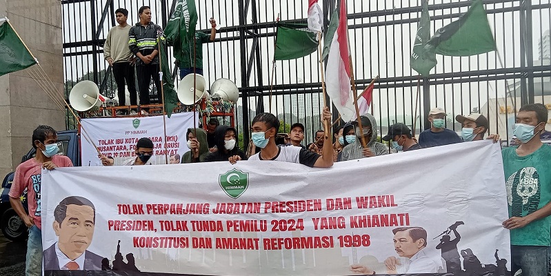 Tolak IKN dan Perpanjangan Jabatan Presiden, PP HIMMAH Demo di DPR