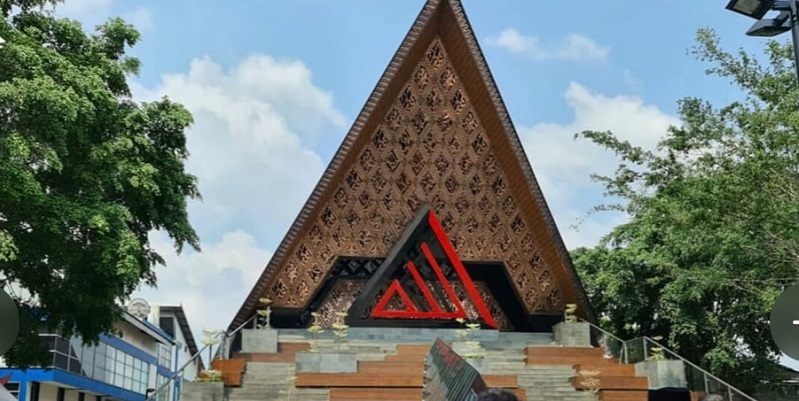Bernuansa Minangkabau, Ini Makna Desain Masjid At Taufiq Persembahan Puan Maharani untuk Sang Ayah