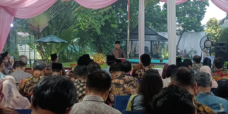 Ketua Umum PB Nahdlatul Ulama, Yahya Cholil Staquf memberikan sambutan dalam acara buka bersama di India House, Menteng, Jakarta Pusat pada Selasa, 19 April 2022/RMOL