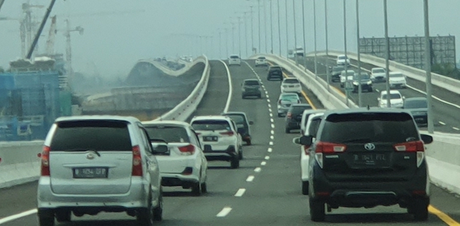 Antisipasi Macet, Jasa Marga Berlakukan Ganjil Genap dan <i>One Way</i> di Tol Jakarta-Cikampek Arah Semarang