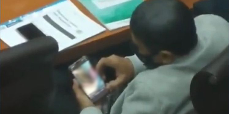 Tak Beri Sanksi, PDIP Seolah Maklumi Kadernya Nonton Porno saat Rapat