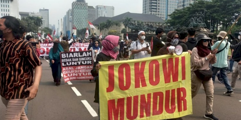 Merembet ke Arah Istana Negara, Pendemo Dihalau Pagar Kawat Berduri