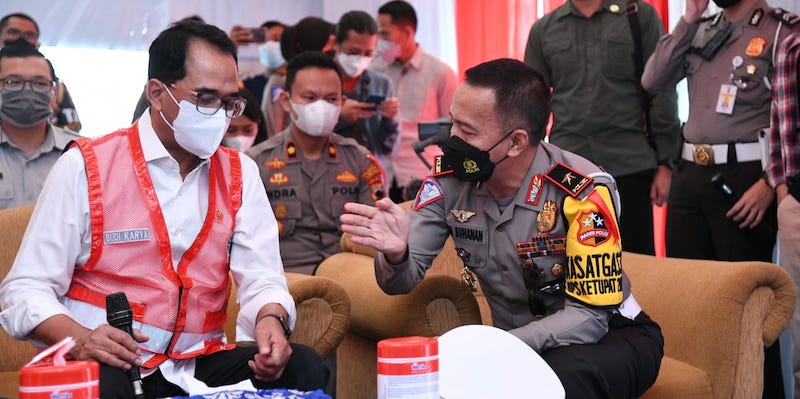 Sempat Terjadi Kepadatan di Tol Arah Semarang, Menhub Imbau Pemudik Jangan Terlalu Lama Istirahat di <i>Rest Area</i>