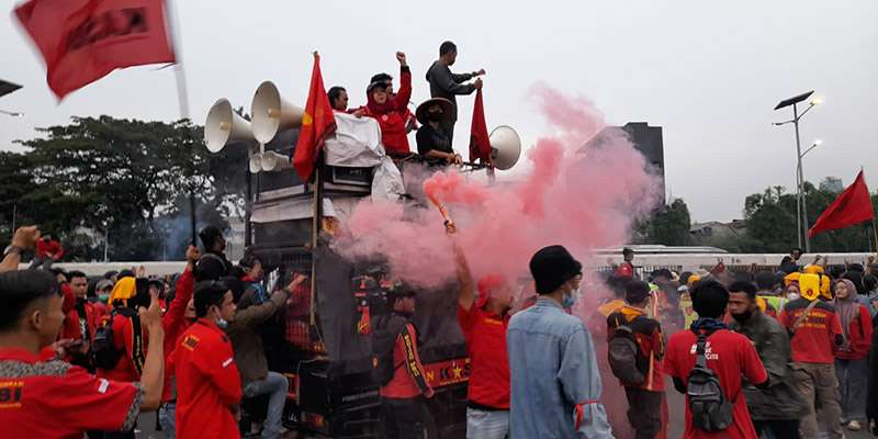 Tinggalkan Gedung DPR, Massa Buruh dan Mahasiswa Bakal Kembali Demo Jika Tuntutan Tak Dipenuhi