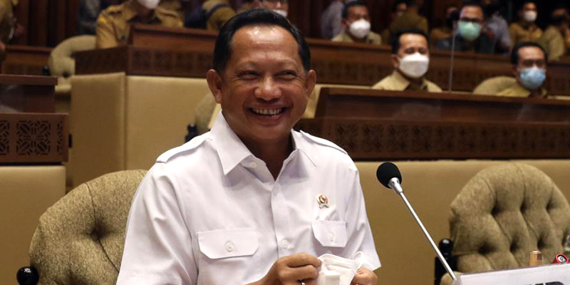 Jawab PDIP, Tito Anggap Tak Masalah Kepala Desa Dukung Jokowi 3 Periode