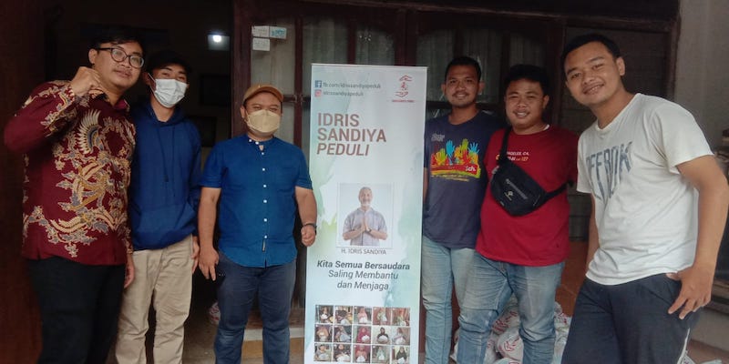 Idris Sandiya Peduli Bagikan 2 Ribu Paket Sembako ke Beji dan Bekasi Timur