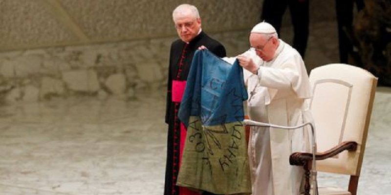 Bentangkan Bendera Ukraina, Paus Fransiskus Kutuk Pembantaian Bucha