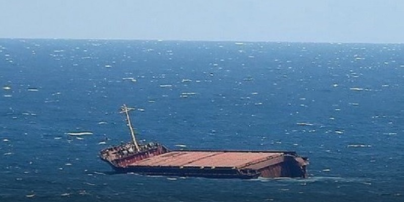 Kapal Pembawa Seribu Ton Bahan Bakar Tenggelam di Tunisia, Khawatir Picu Bencana Lingkungan