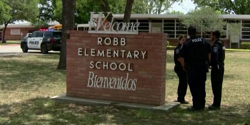 Remaja Bersenjata Membabi Buta Tembaki SD di Texas, 14 Siswa dan Satu Guru Meninggal Dunia