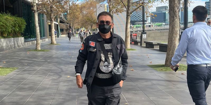 Wartawan senior Ilham Bintang saat menikmati suasana di Kota Melbourne/Ist