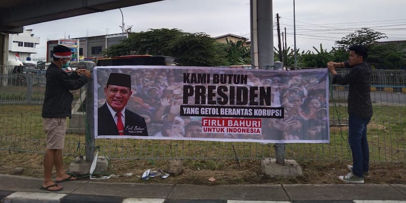 Butuh Pemimpin Berani Berantas Korupsi, Masyarakat Banten Pasang Spanduk Minta Firli Bahuri Maju Pilpres 2024