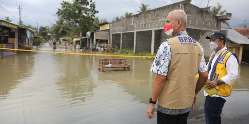 Banjir Rob Jadi Potret Ganjar Pranowo Urus Infrastruktur di Jateng