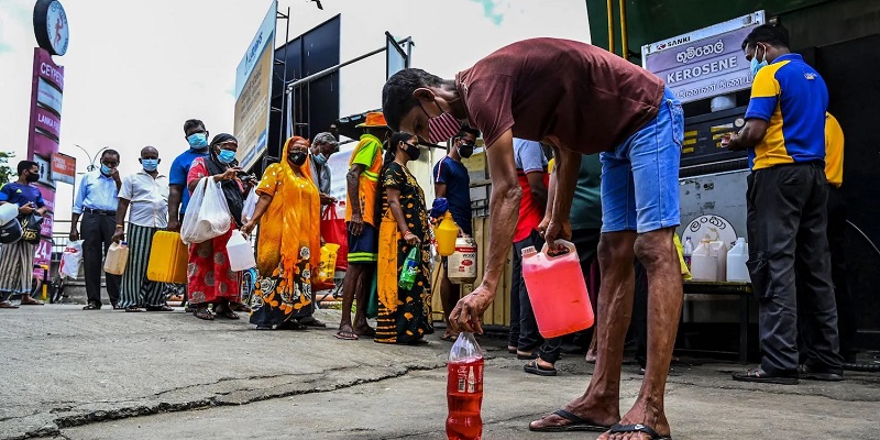 Sulit Dapat BBM Hingga Makanan, Warga Sri Lanka: Kami Akan Mati