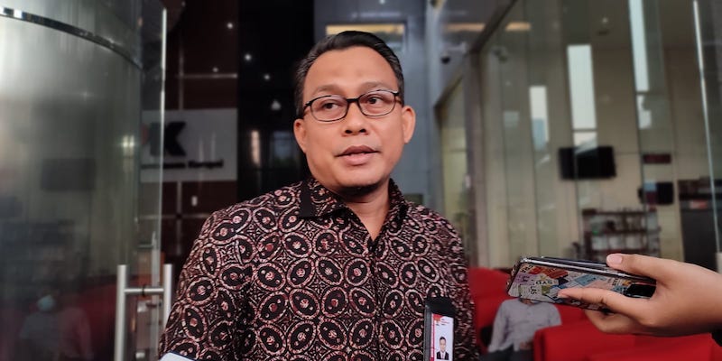 KPK Duga Walikota Ambon Richard Louhenapessy Terima Suap dan Gratifikasi Miliaran Rupiah