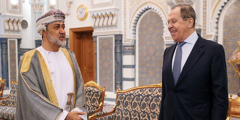 Sultan Oman kepada Lavrov: Intensifkan  Upaya Diplomatik dengan Ukraina agar Tidak Bertambah Korban