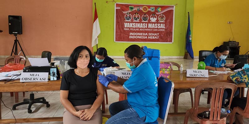 Jaga Fenomena Penurunan Kasus Covid-19, BIN Gencar Vaksinasi di Papua Barat