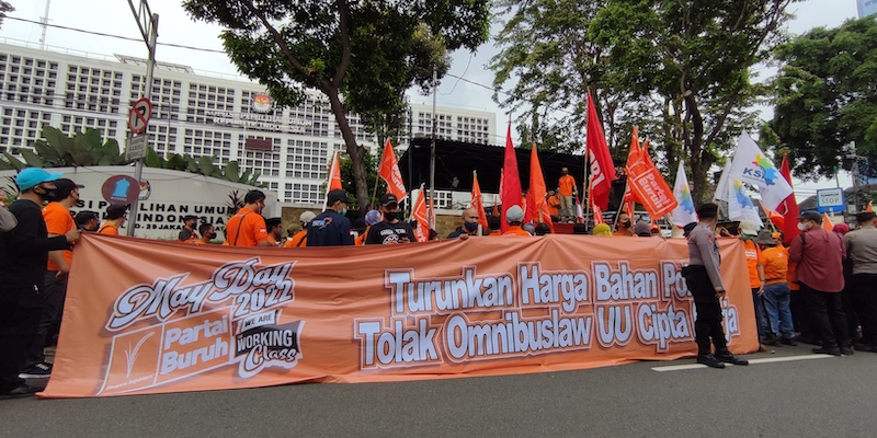 Aksi Partai Buruh dan sejumlah organisasi buruh di gedung KPU RI/RMOL