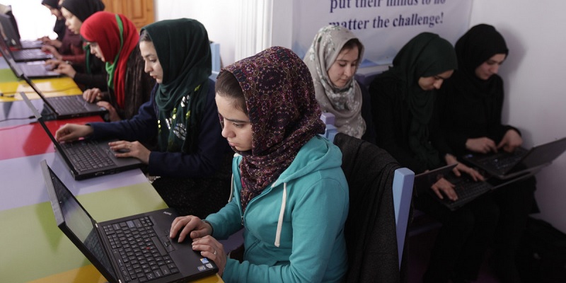 Hampir Sejuta Warga Afghanistan Kehilangan Pekerjaannya Setelah <i>Taliban Takeover</i>, Pekerja Wanita yang Paling Kena Dampaknya