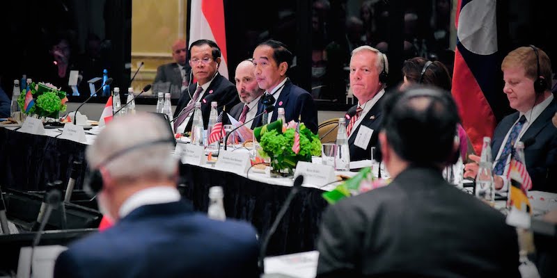 Natalius Pigai: Kasihan Presiden Jokowi Hanya Jadi Marketer Bisnis Individu