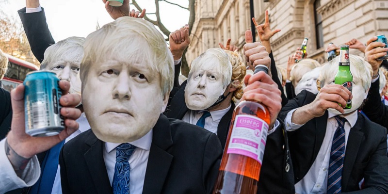 Polisi Inggris Jatuhkan Lebih dari 100 Denda Kepada Kabinet Johnson atas Skandal Partygate