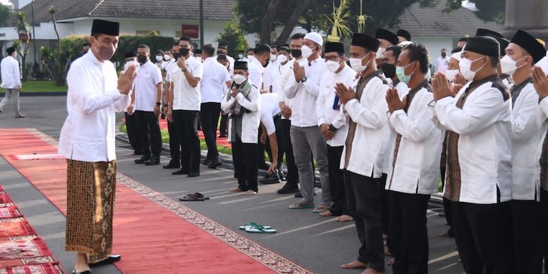 Digelar Terbatas, Jokowi Sholat Idulfitri di Halaman Istana Yogyakarta