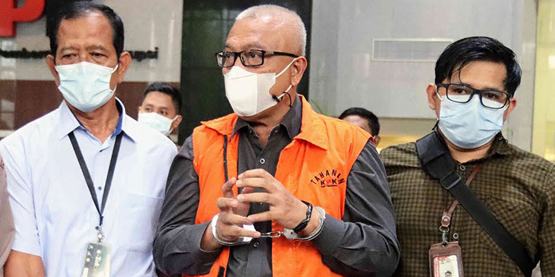Mantan Bupati Bursel Tagop Sudarsono Didakwa Terima Suap Rp 400 Juta dan Gratifikasi Rp 23,2 Miliar