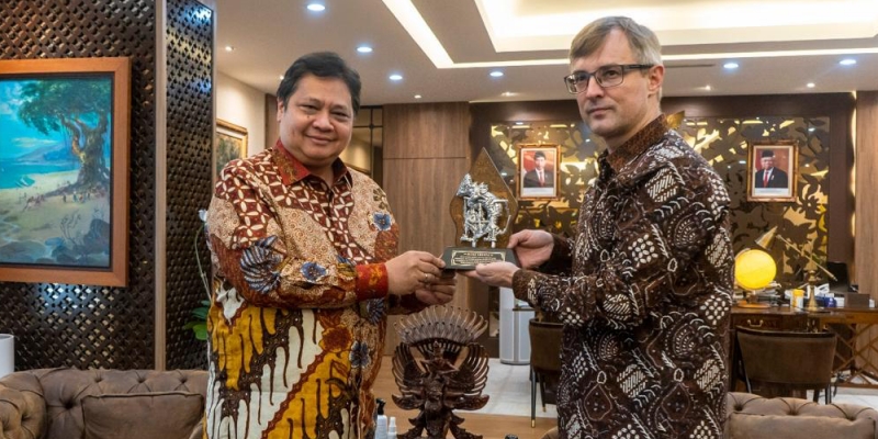 Bertemu Airlangga Dubes Hamianin Apresiasi Perhatian Indonesia kepada Ukraina