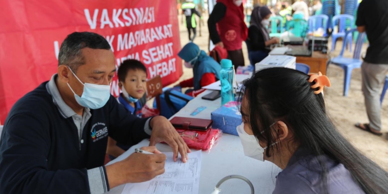 Demi Pemerataan Vaksinasi, BIN Tempuh Medan Berat untuk Vaksinasi di Pulau Terluar Belitung
