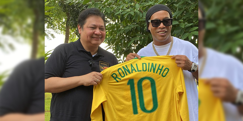 Jersey Kuning dari Ronaldinho