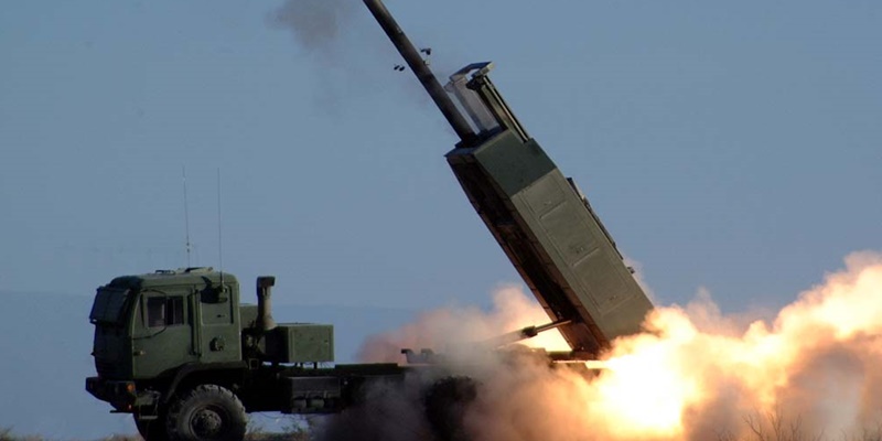 Joe Biden Setujui Paket Bantuan Tambahan untuk Ukraina, Termasuk Artileri Roket HIMARS