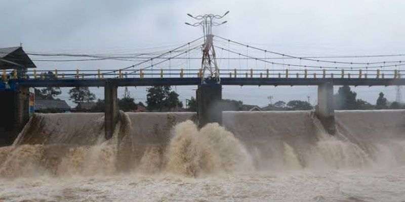 Bendungan Katulampa Siaga III, Warga Bantaran Sungai Diminta Waspadai Banjir