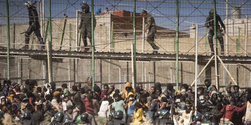 18 Migran Tewas Terinjak-injak Saat Berupaya Memasuki Melilla