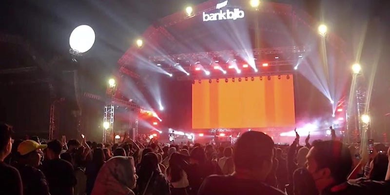 Nasabah bank bjb Dimanjakan Banyak Fasilitas saat Konser Now Playing Festival 2022