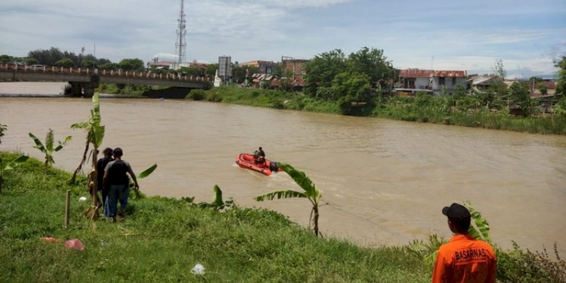 Bocah 8 Tahun Hilang Terbawa Arus Sungai Aceh