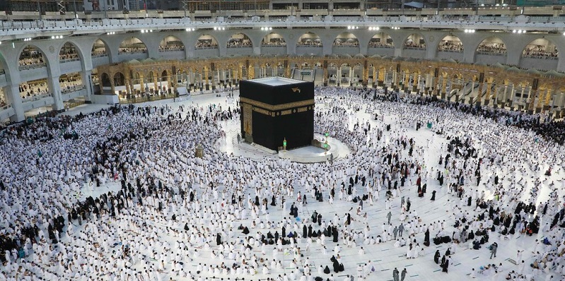 Tanpa Masker, Ratusan Ribu Jemaah Mulai Jalankan Ibadah Haji