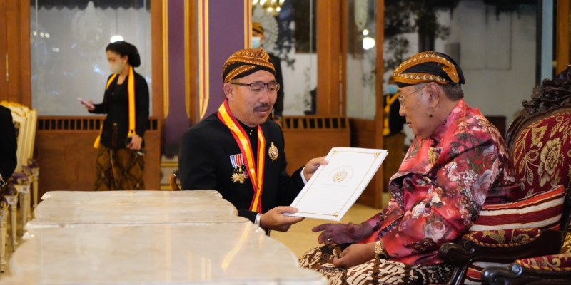 Bupati Labusel Dianugerahi Gelar Kehormatan dari Karaton Surakarta