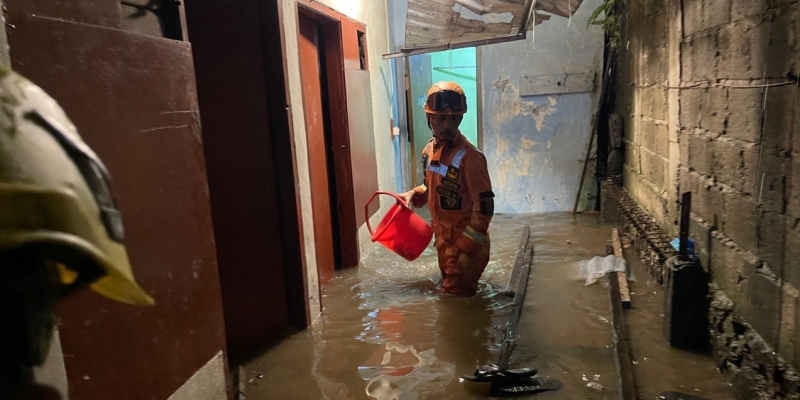 Pemukiman Warga Depok Ikut Terendam Banjir, 57 KK Harus Mengungsi