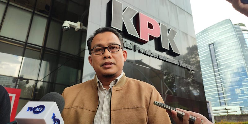 KPK Temukan Dokumen Transaksi Aliran Uang Kasus Suap Bupati Mamberamo Tengah Ricky Ham Pagawak
