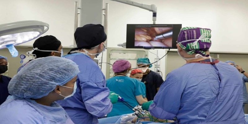 Rumah Sakit Cape Town Gunakan Robot da Vinci Xi Untuk Operasi di Afrika
