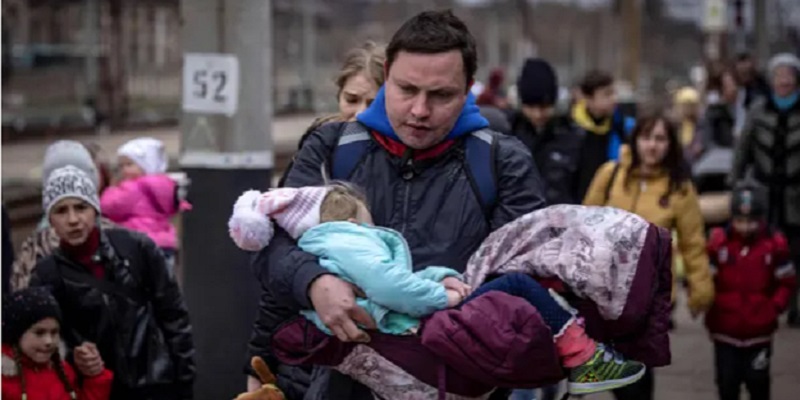 Pertempuran Makin Sengit, Gubernur Donetsk Desak 350 Ribu Warganya Mengungsi