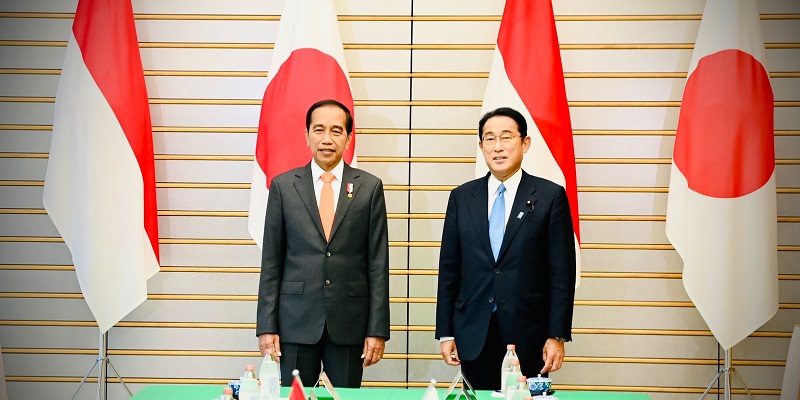 Kepada PM Kishida, Jokowi Sampaikan Bela Sungkawa atas Kepergian Shinzo Abe