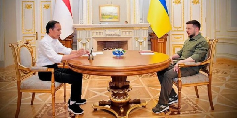 Presiden Jokowi saat temui Presiden Ukraina Volodymyr Zelensky/Net