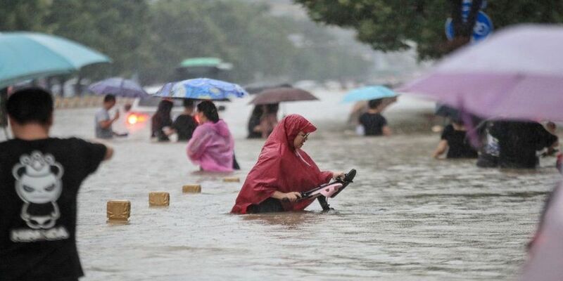 Banjir di China Tewaskan Belasan Orang dan Ribuan Warga Terpaksa Dievakuasi