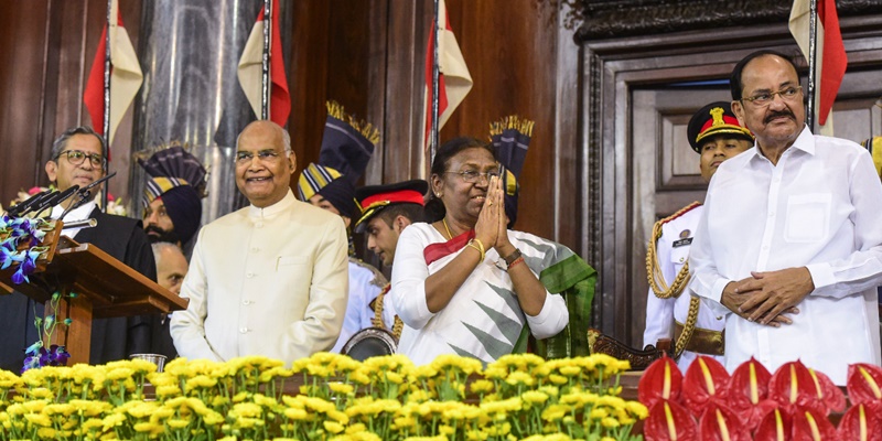 Draupadi Murmu Mengambil Sumpah sebagai Presiden India ke-15