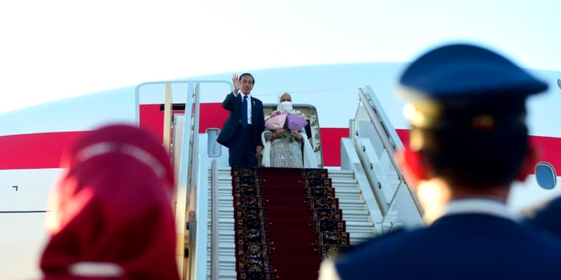 Usai Sampaikan Pesan Zelensky kepada Putin, Jokowi Langsung bertolak ke Abu Dhabi