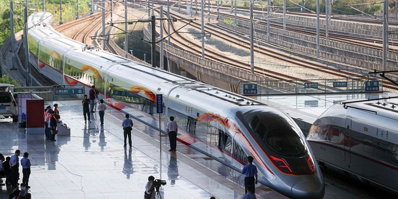 Kereta Api Berkecepatan Tinggi China yang Dulu Menguntungkan Sekarang Menuju Bencana Utang Besar