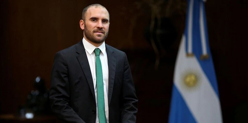 Pusing Tangani Krisis, Menteri Ekonomi Argentina Mundur