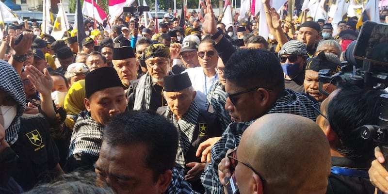 Amien Rais Turun Langsung Daftarkan Partai Ummat ke KPU RI