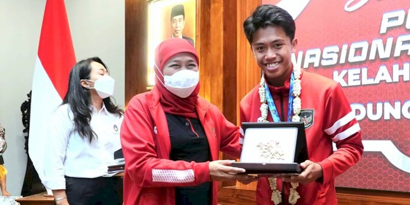 Undang Juara Piala AFF U-16, Gubernur Khofifah: Kita Harus Bersinergi dan Kolaborasi Bentuk Superteam